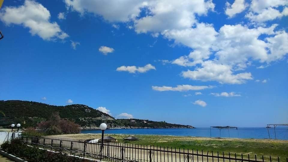 Sea And Joy Apartment Nea Iraklitsa Exterior foto